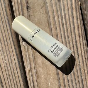 MAC Hyper Real Serumizer